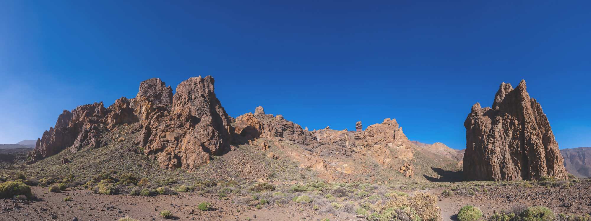 Vulkanisches Gebierge - die Kathedrale - zwischen dem Roques de Gracia und dem Roque Cinchado - Parque Nacional del Teide - Teneriffa